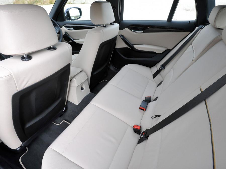 BMW X1 xDrive 2.0d 2009 года  (UK) (фото 6 из 15)
